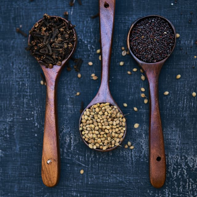 ayurveda-herbs-wooden-spoon-640x640